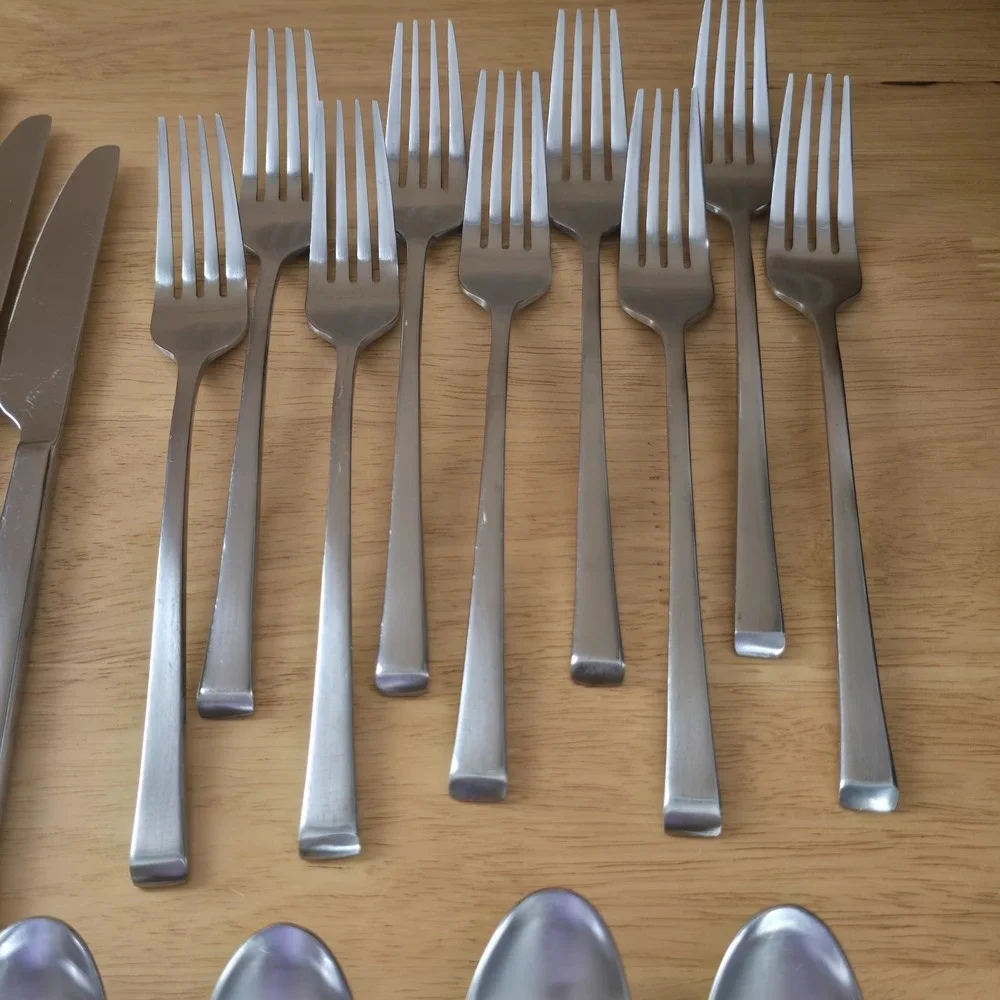 Cambridge Stainless Flatware Service for 9 Satin Tapered Handles 45 Piece Set